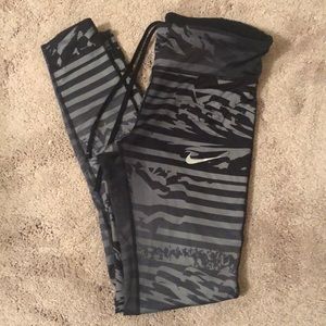 Nike dri- fit ankle legging